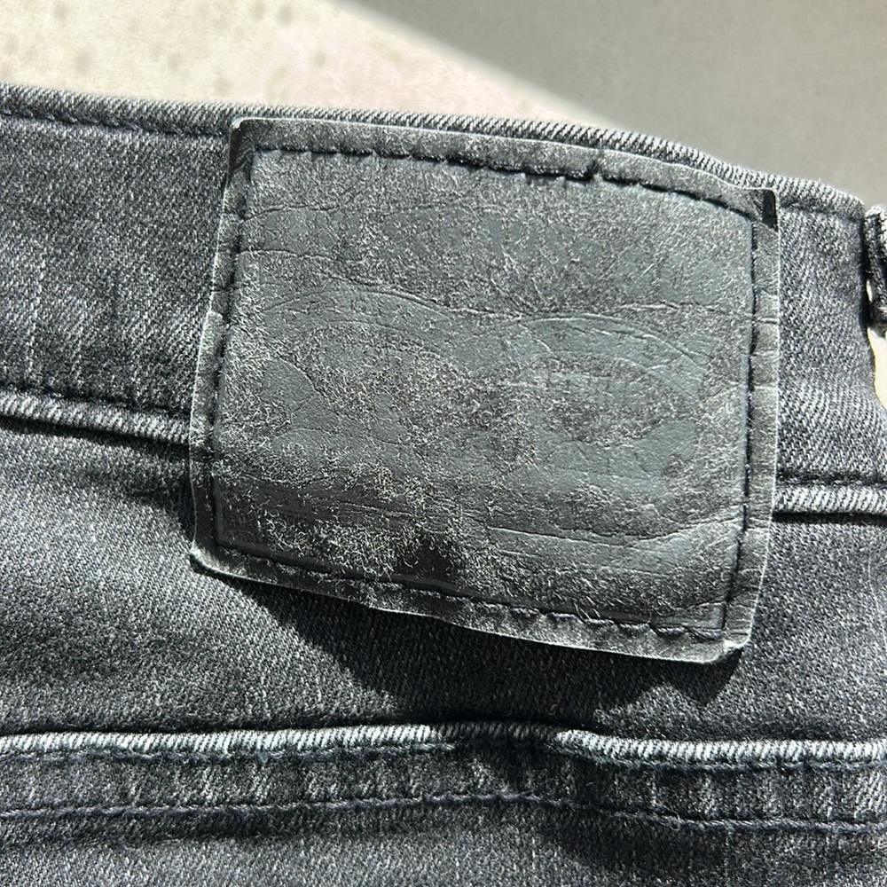 Levi’s Black Studded Jeans - Picture 6 of 6